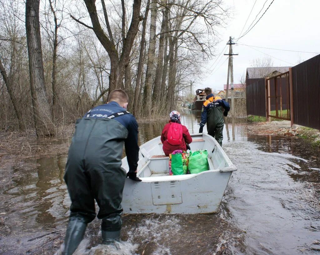 Уровень воды в реке алей. Уровень воды в уфимке. Паводковая обстановка в Башкирии. Паводок в Шатках. Башкирия Уфа половодье.