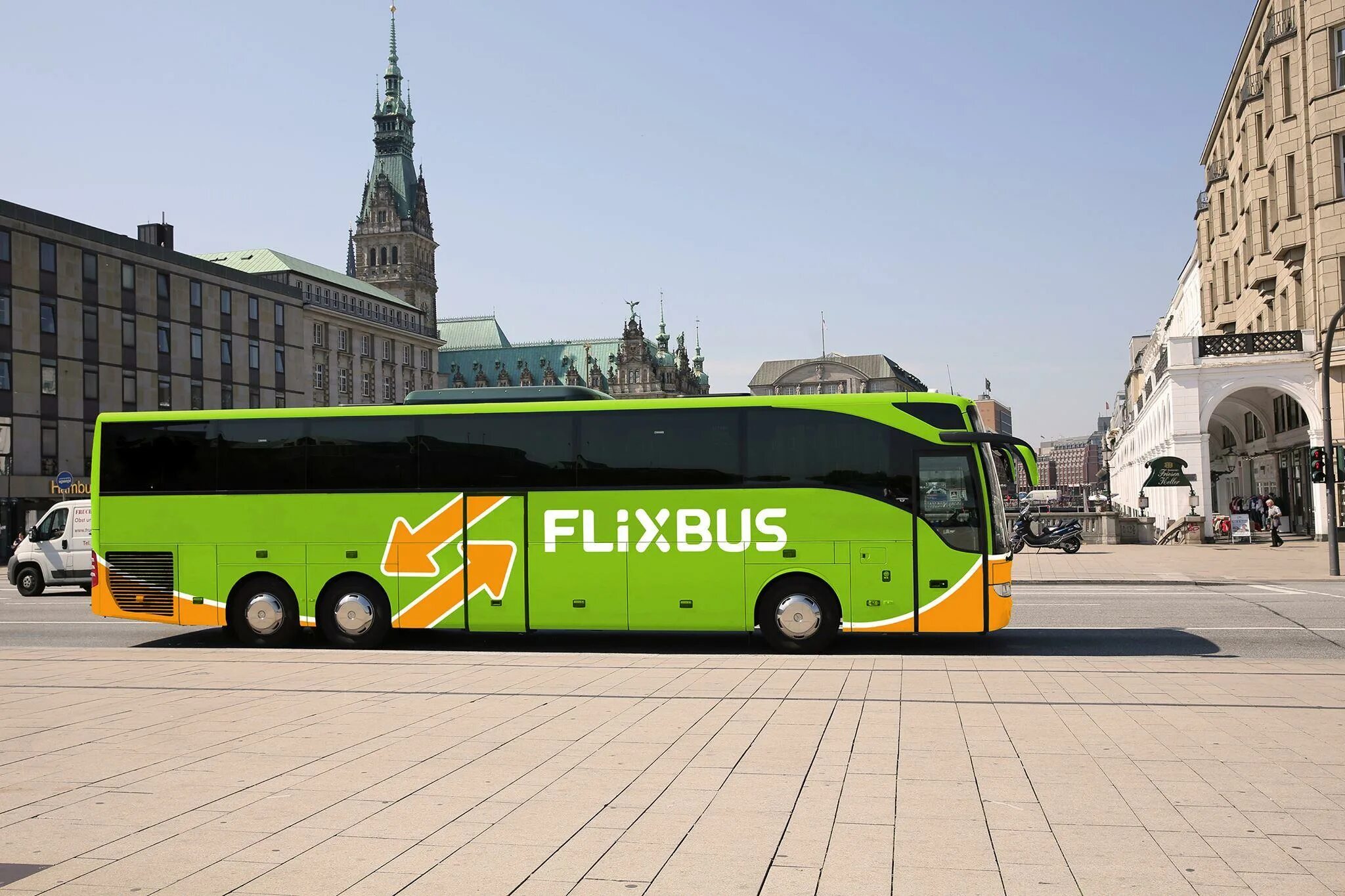 Bus companies. Фликсбус. Flixbus автобусы. Фирменный автобус. Автобус фирменный стиль.