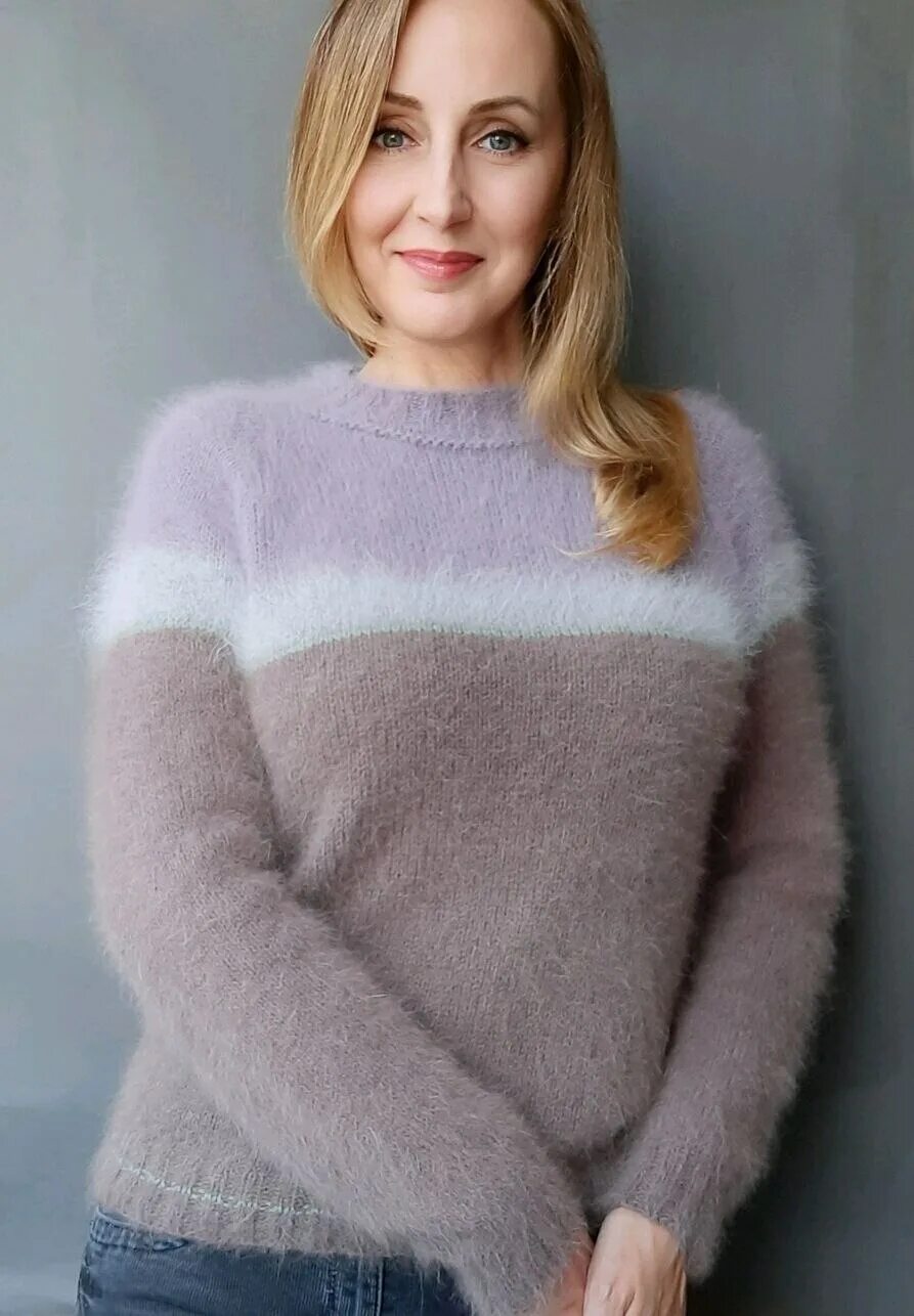 Свитер ангорка laura biagiotti. Джемпер из ангоры. Пушистая кофточка. Свитер из ангоры. Свитер из ангоры.