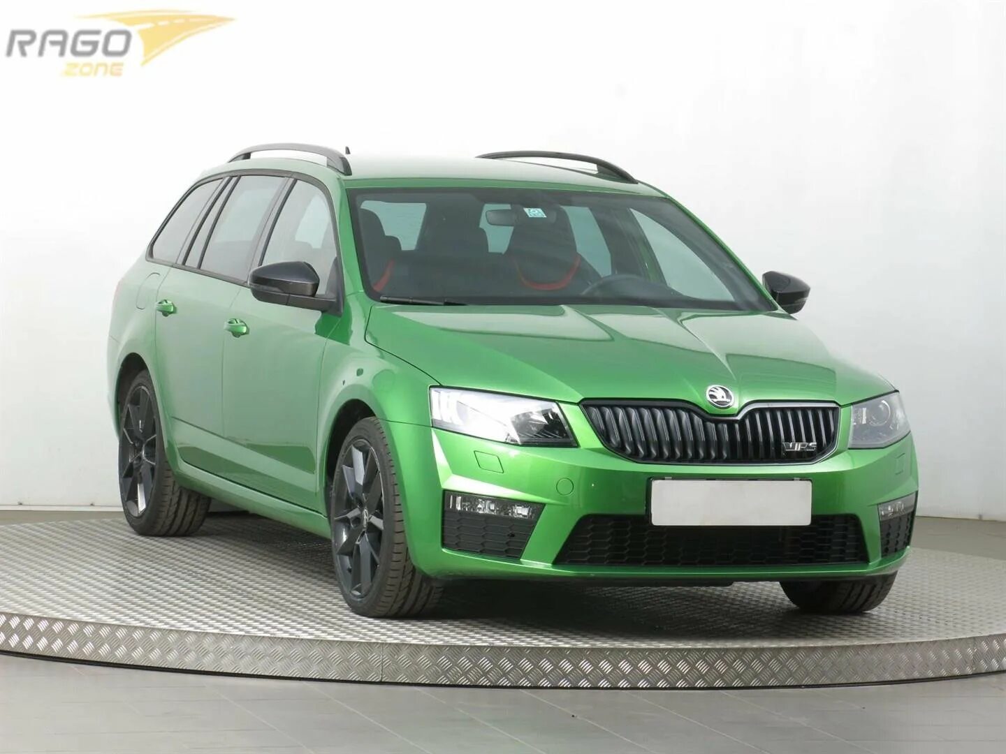 Skoda octavia rs 2.0 tdi. Škoda Octavia RS 2.0 TDI. Skoda Octavia a8 зеленая.