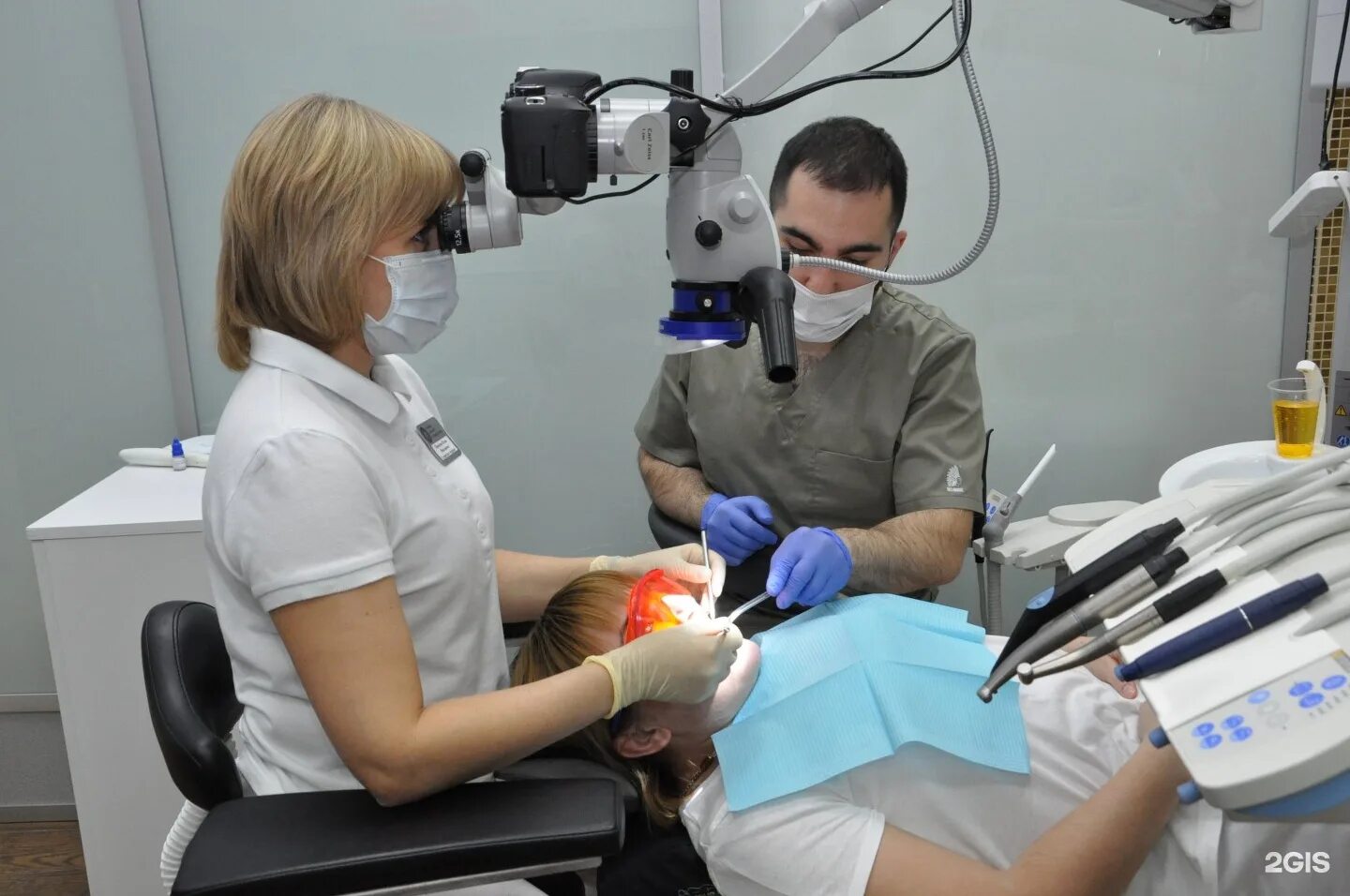Лазерный центр врачи. Клиника лазерной стоматологии. Стоматология на Таганке. Стоматологический лазер.