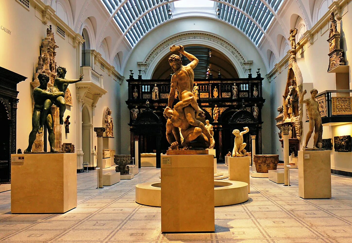 Victoria and Albert Museum экспонаты. Какую роль играет музей