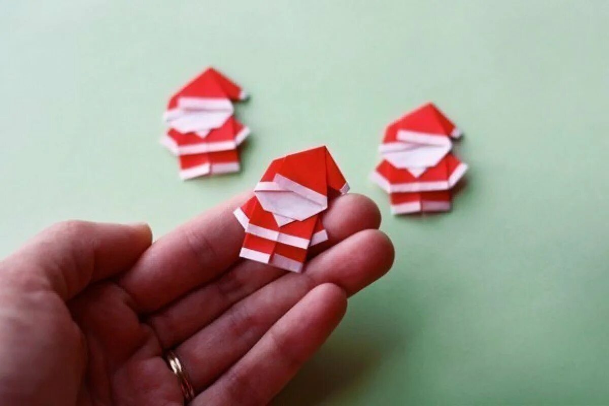 Подарки оригами своими руками. Оригами на новый год. Оригами подарок. Подарок на новый год из бумаги. Оригами новогодний подарок.