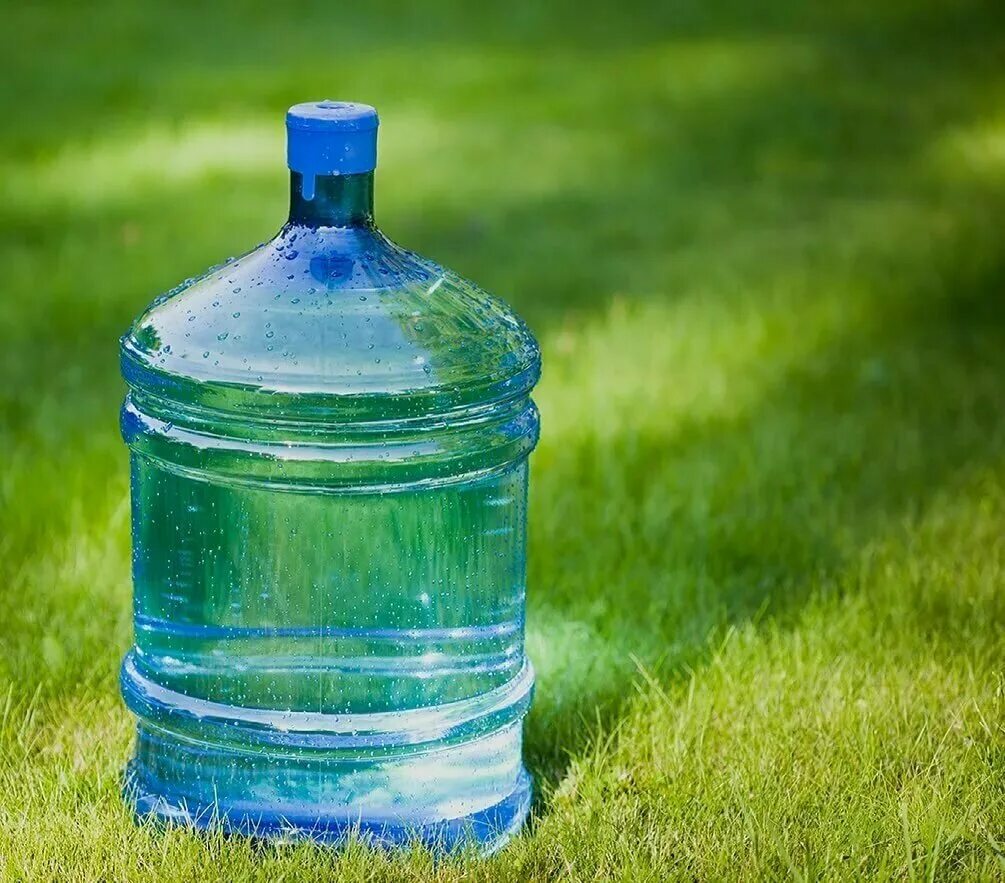 Бутыль 19л поликарбонат. Ёршик для чистки бутылей 20 литров. Отмываем посуду с узким горлышком. Подача воды из 19 литровой бутылки в кран. Помпа для бутылки 19 л.