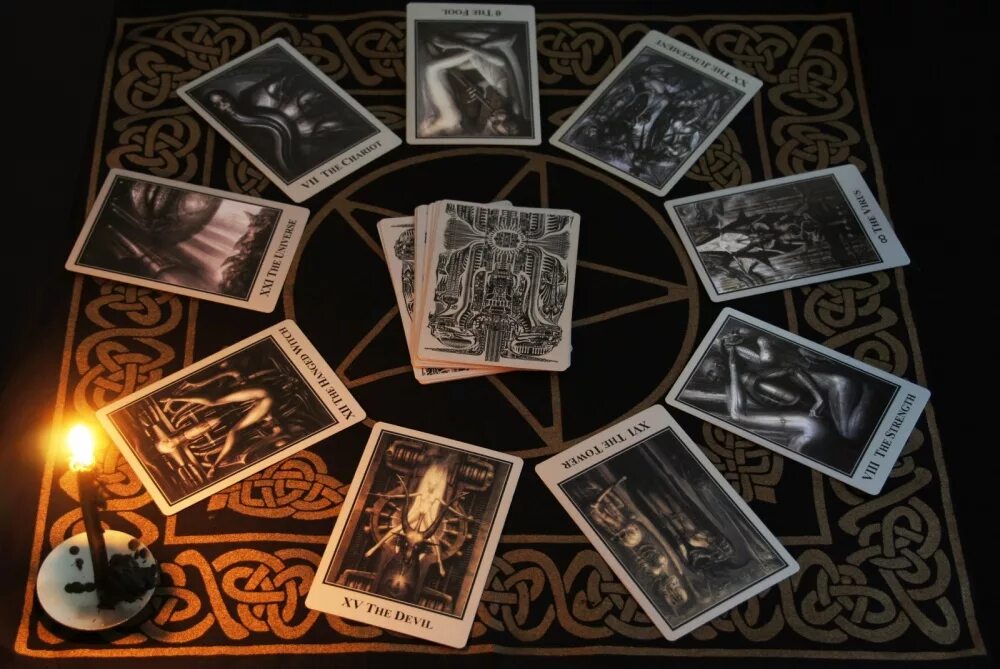 Колоды Таро Бафомета. Расклады на Таро Бафомета. Tarot Cards черная колода Таро. Таро Гигера-Бафомета.