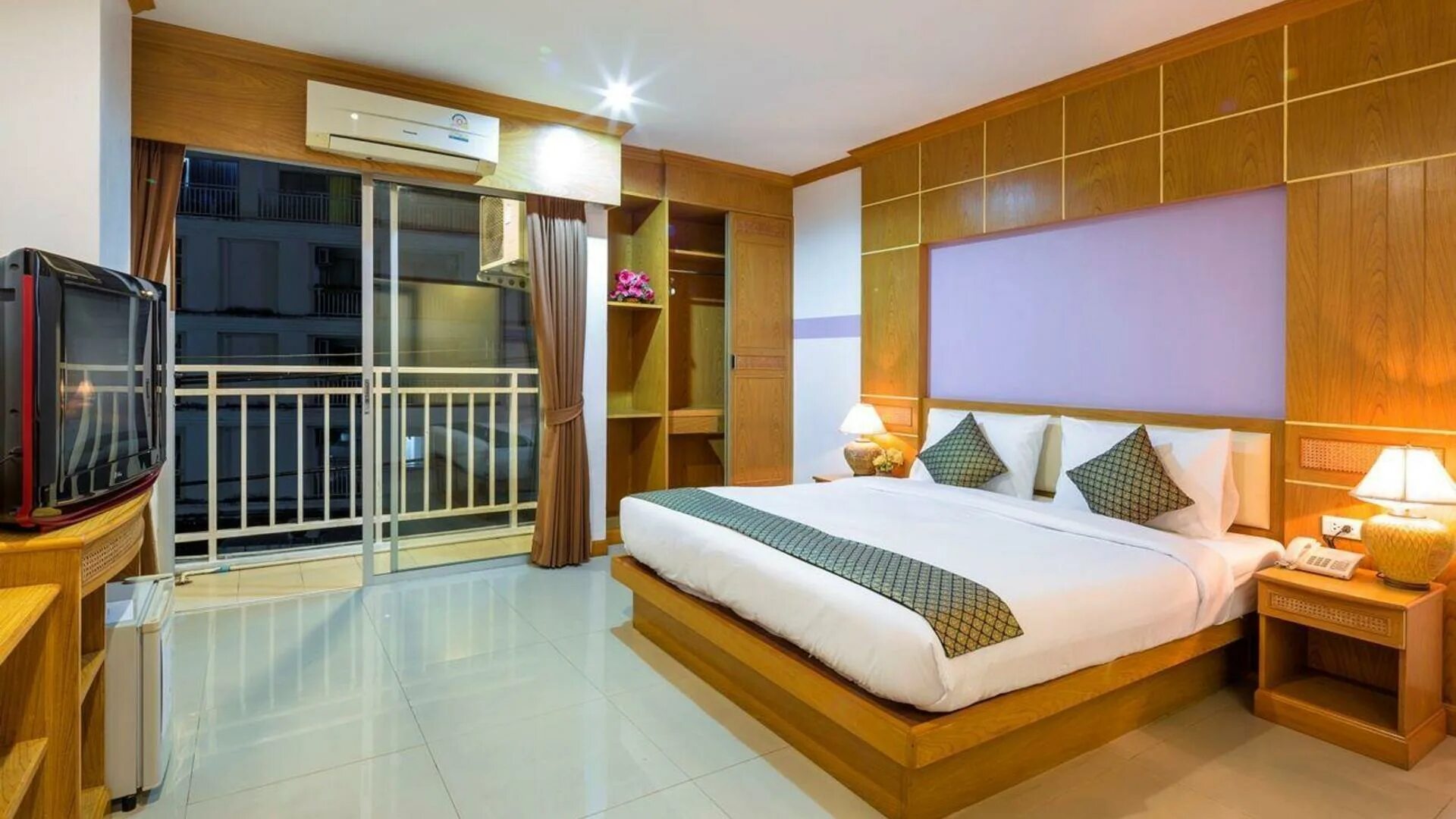Azure phuket 3. Отель azure phuket. азур пхукет отель. отель азур пхукет патонг. sunshine patong 3*.