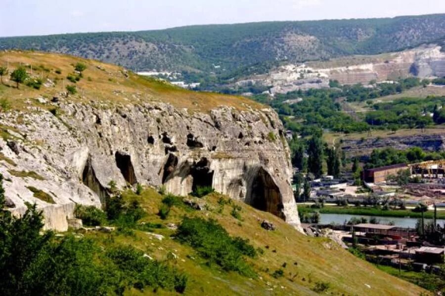 Северная инкерман. Поселение уч-баш Инкерман. Пещерный город Инкерман. Поселение уч баш в Севастополе. Поселения Тавров в Крыму.