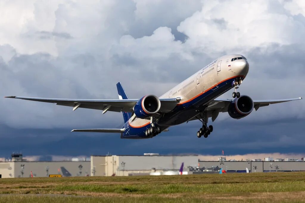 Aeroflot boeing. Боинг 777 Аэрофлот. Boeing 777-300 Аэрофлот. Боинг 777 300 er Аэрофлот. 777-300er Аэрофлот.