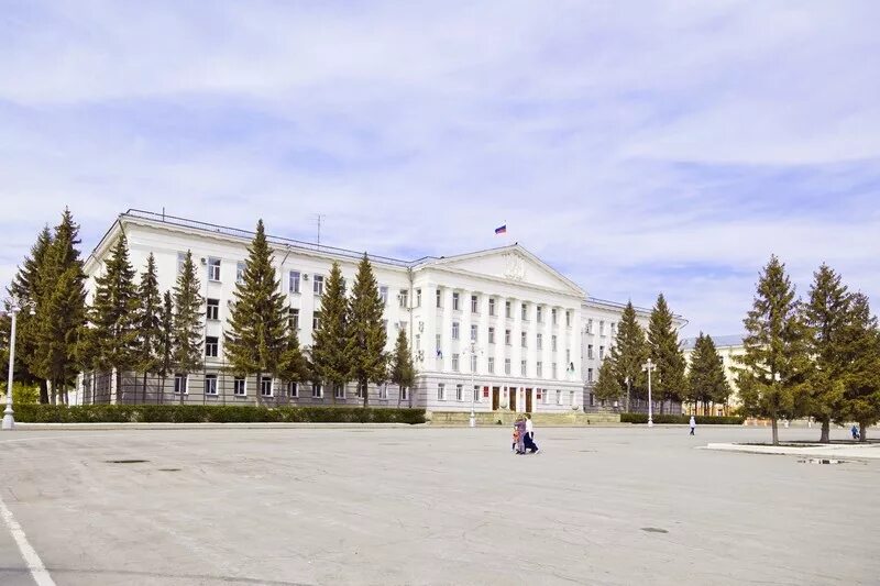 Городской сайт кургана. Администрация города Кургана. Здание администрации города Кургана. Здании админнистрации Курганск. Площадь Курган здание администрации.