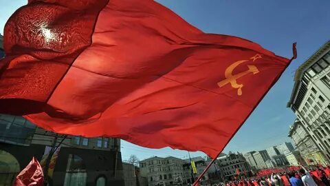 Почему коммунизм красный