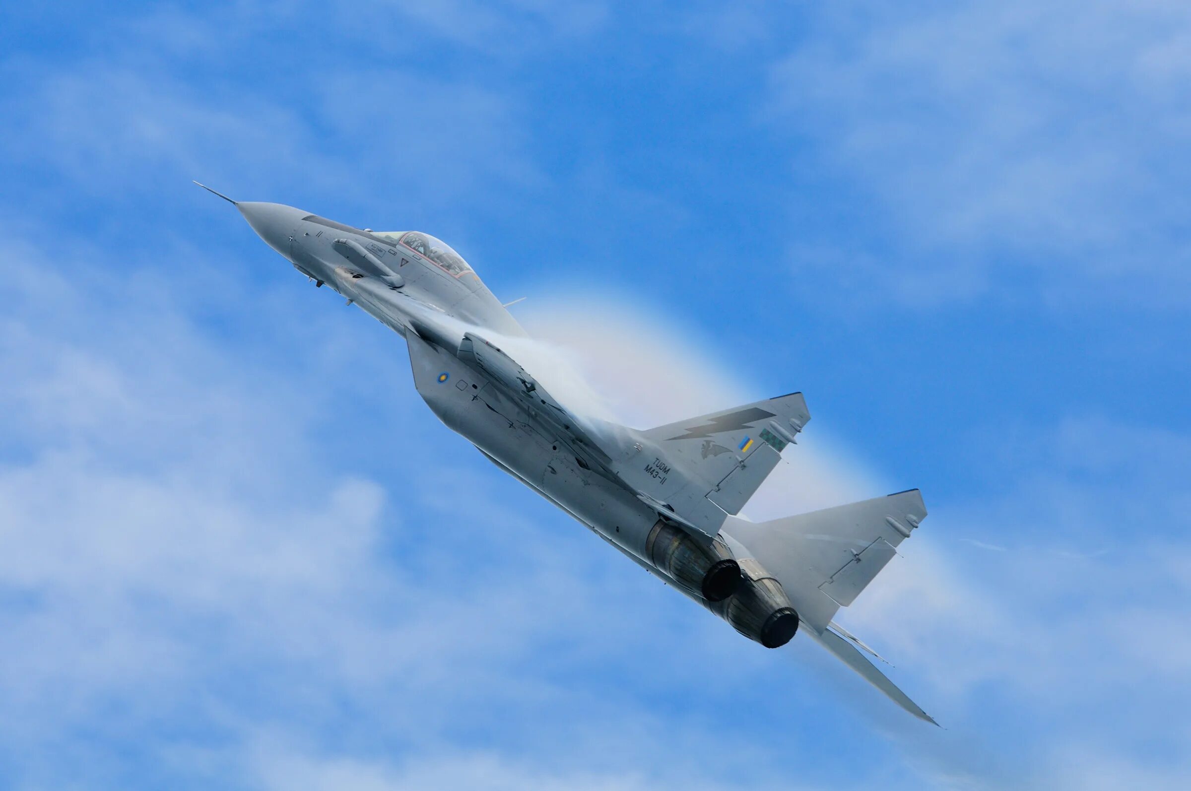 Что такое миг. Миг-29 истребитель. микоян миг-29. mig 29. военный самолет миг 29.