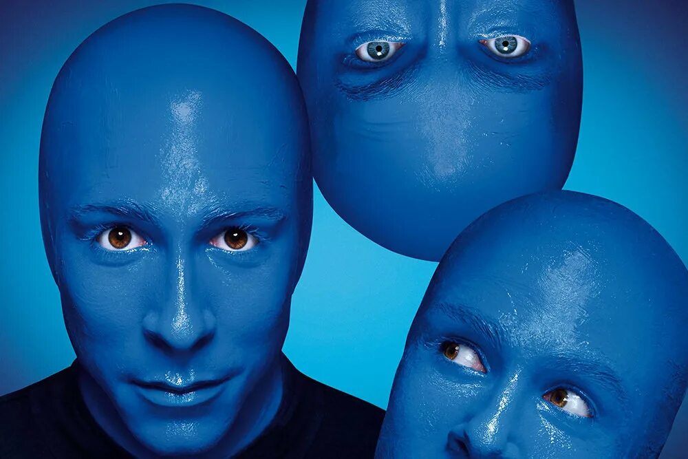 Синий мэн. Blue man group солистка. Big blue man. Blue man group солистка. Голубой человек из песни.