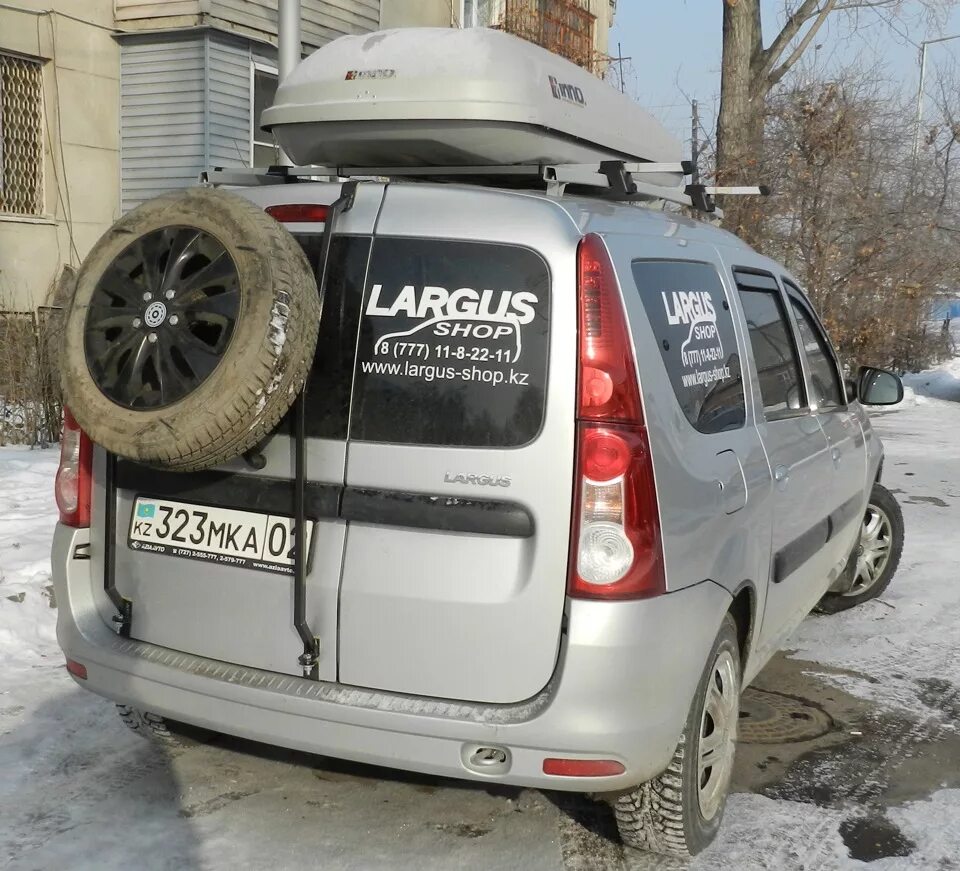 Запаска на ларгус на дверь. Ларгус кросс запаска. кронштейн запасного колеса ларгус техносфера.