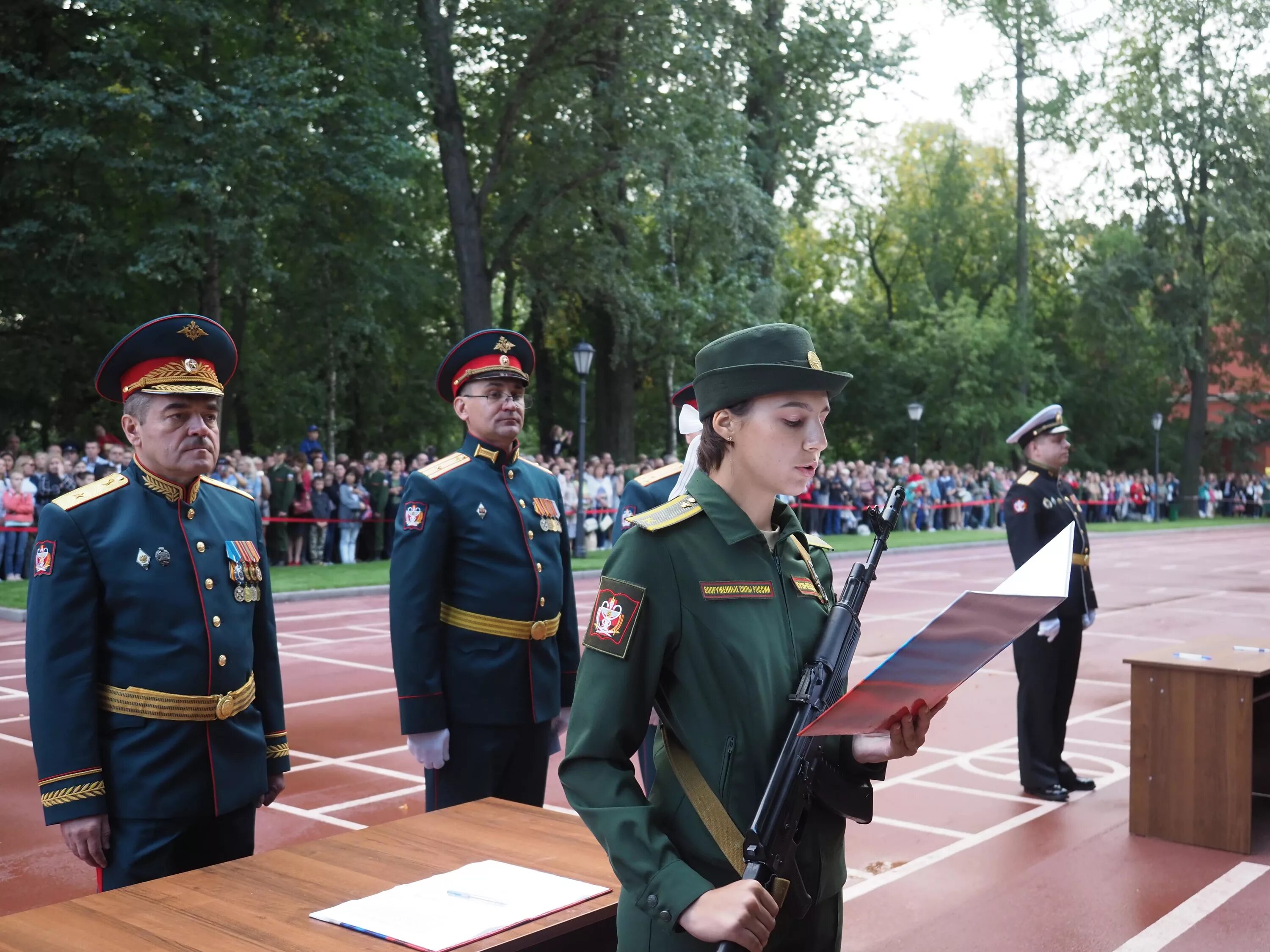 Военно медицинские факультеты. Курсанты военно медицинской Академии Кирова. Военно-медицинская Академия имени с м Кирова курсанты. Военная медицинская Академия имени Кирова курсанты. Военная медицинская Академия им Кирова Санкт-Петербург.