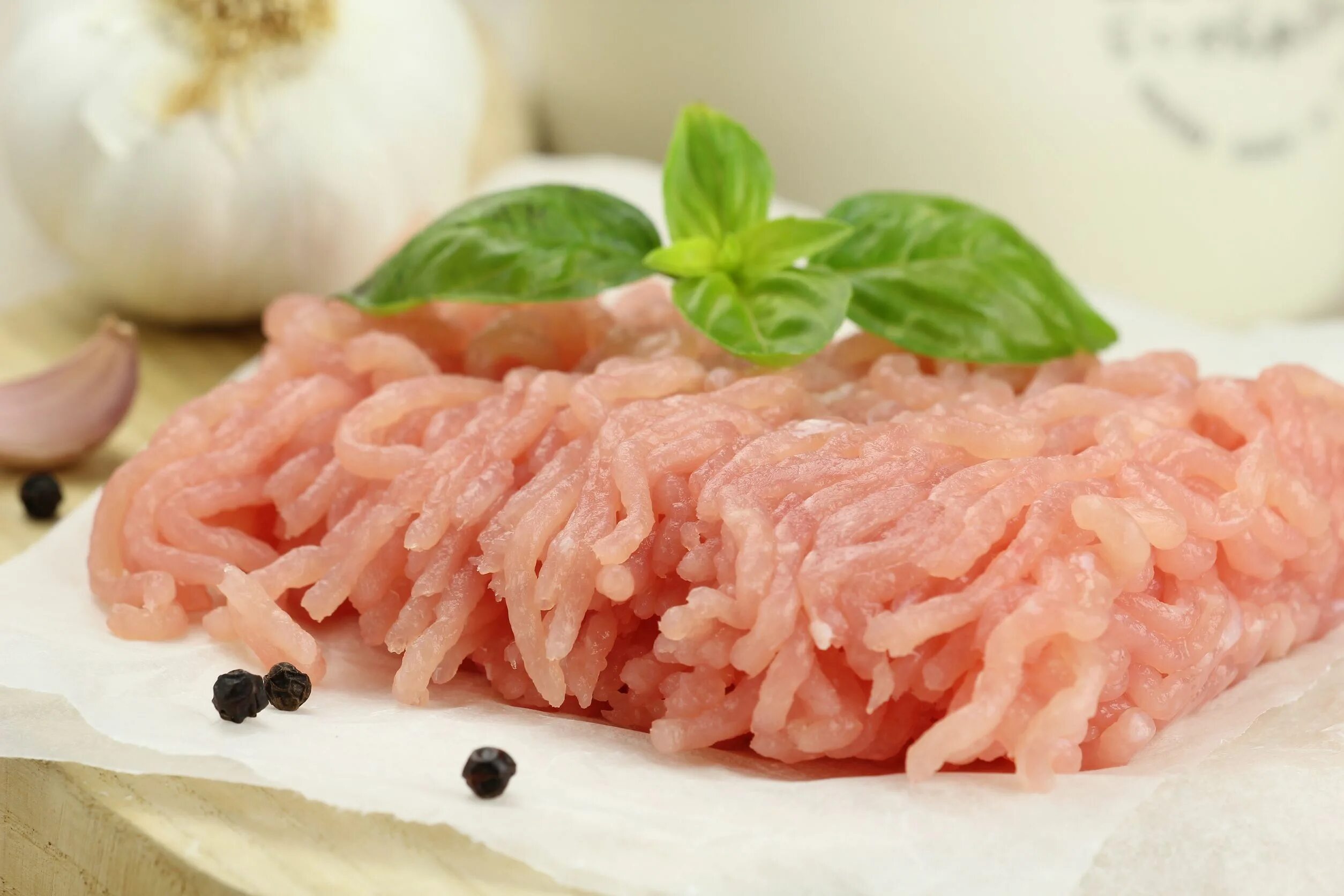 Как сделать вкусный куриный фарш. Фарш куриный. фарш куриный из филе. фарш рыбный. фарш индейки.