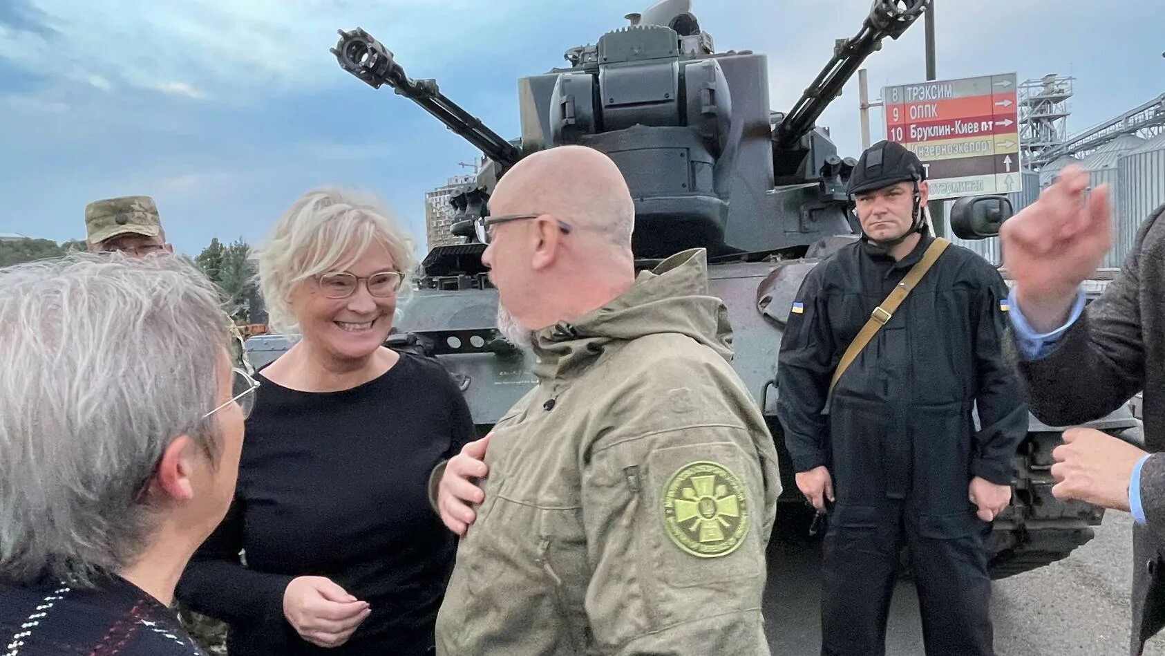 Министр обороны Германии сейчас.