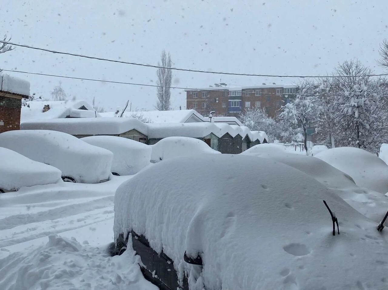 Высота выпавшего снега. 70 См снега. Снежный Покров 70 сантиметров. Снегопад 2021. Сугробы в Москве 2022.