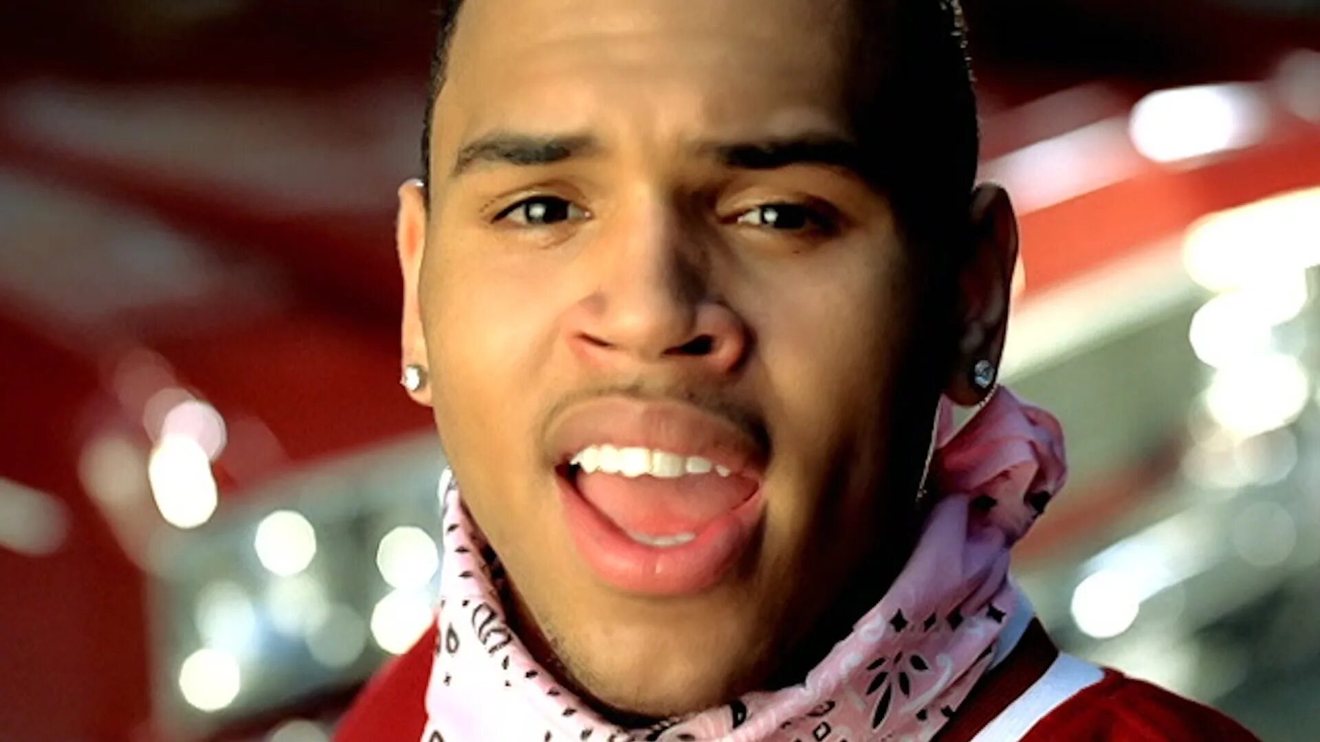 Слушать песни браун. Chris Brown. Chris Brown Kiss Kiss.