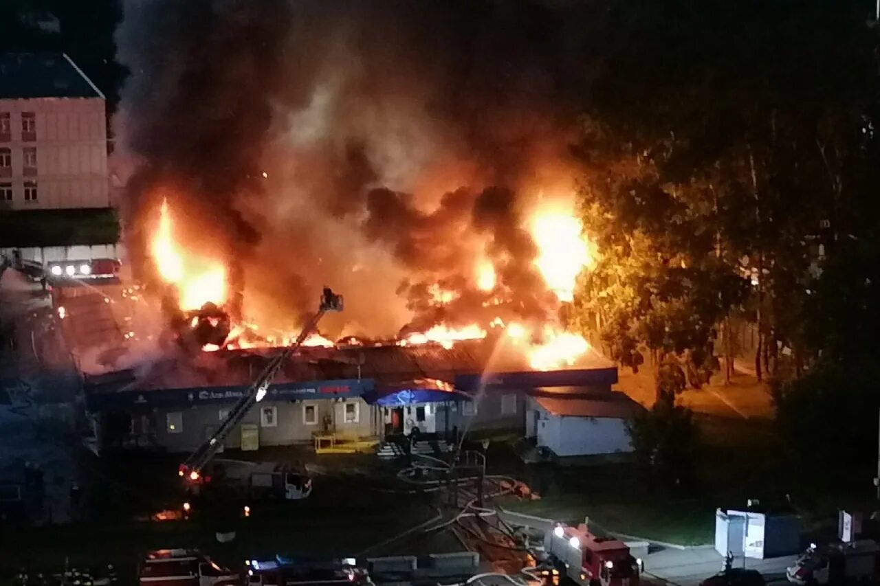 Мытищи юни пожар. Тц мега химки пожар. 12. Москва 9. Поджог тц.