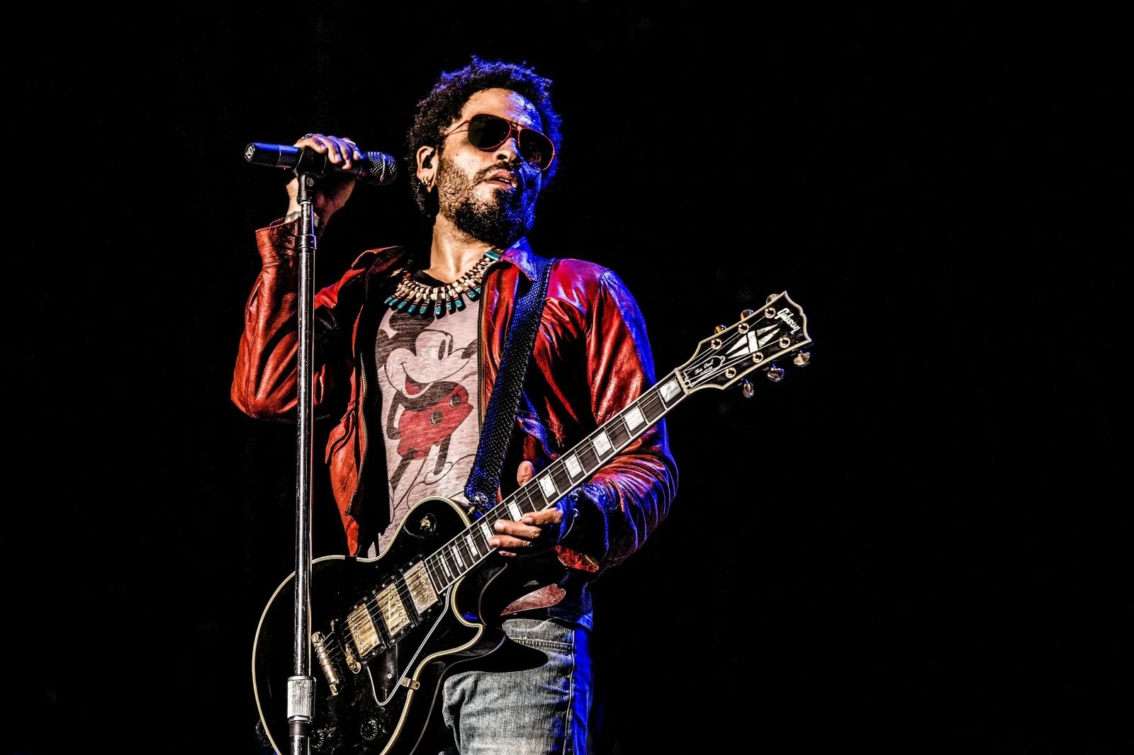 Ленни кравиц слушать лучшее. Ленни кравиц. ленни кравиц рокер. lenny kravitz 2025. ленни кравиц концерт.