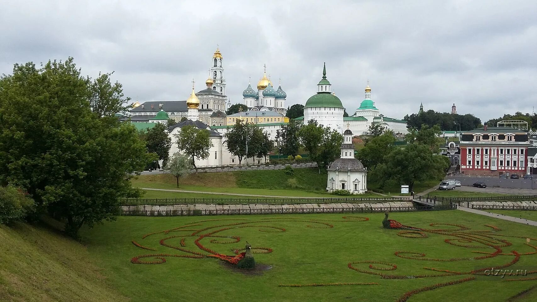 Обои сергиев посад. Сергиев посад лавра закат. Лаврская площадь сергиев посад. Обои сергиев посад. Сергиев посад лавра закат.