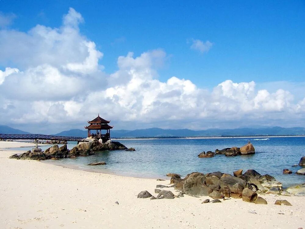 Загадочная азия. Социалистическая республика вьетнам нячанг. Наследие евразии. Остров джеймса бонда в тайланде. Курорты азии.