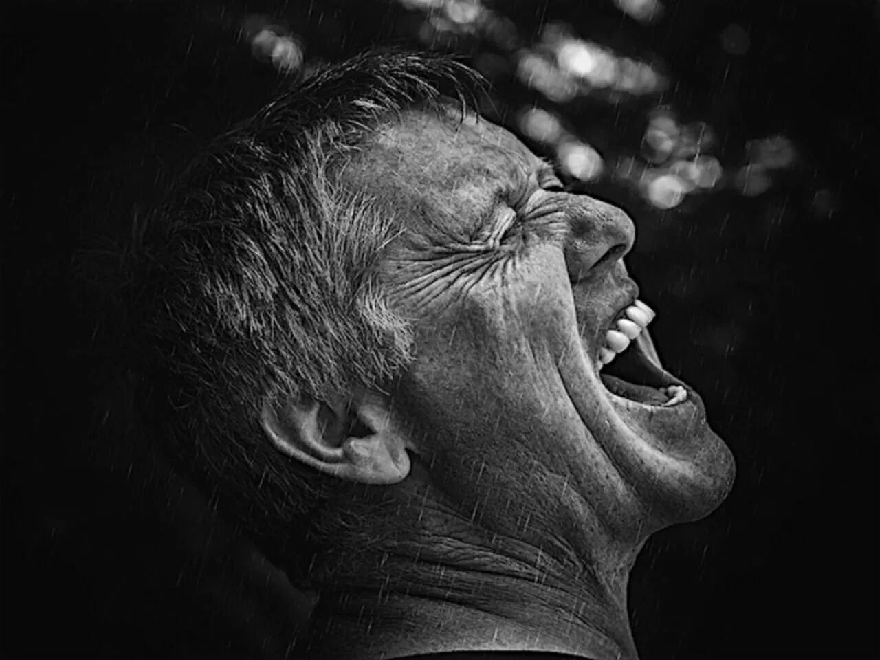 Мужик кричит прикол. Крик мужчины. старик кричит. человек кричит.