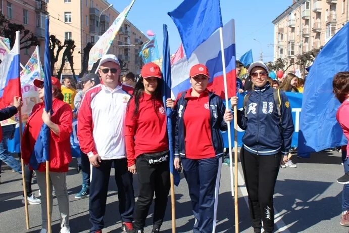 Колонна спортивные семьи. Представление колонны на спортивный парад 1 мая. Парад физкультурников на красной площади 1937. Спортивные демонстрации. Оформление колонны спортивной.