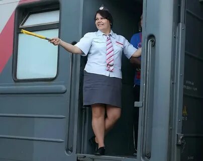 Проводница в поезде фото