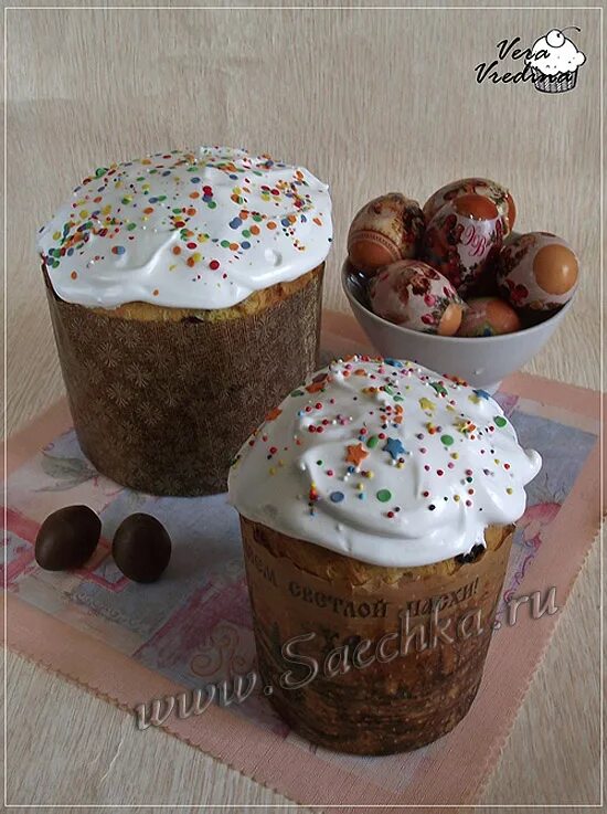 Кулич с марципаном. Кулич с марципаном. Кулич пасхальный с марципаном. Кулич пасхальный с марципаном. Кулич с марципаном.
