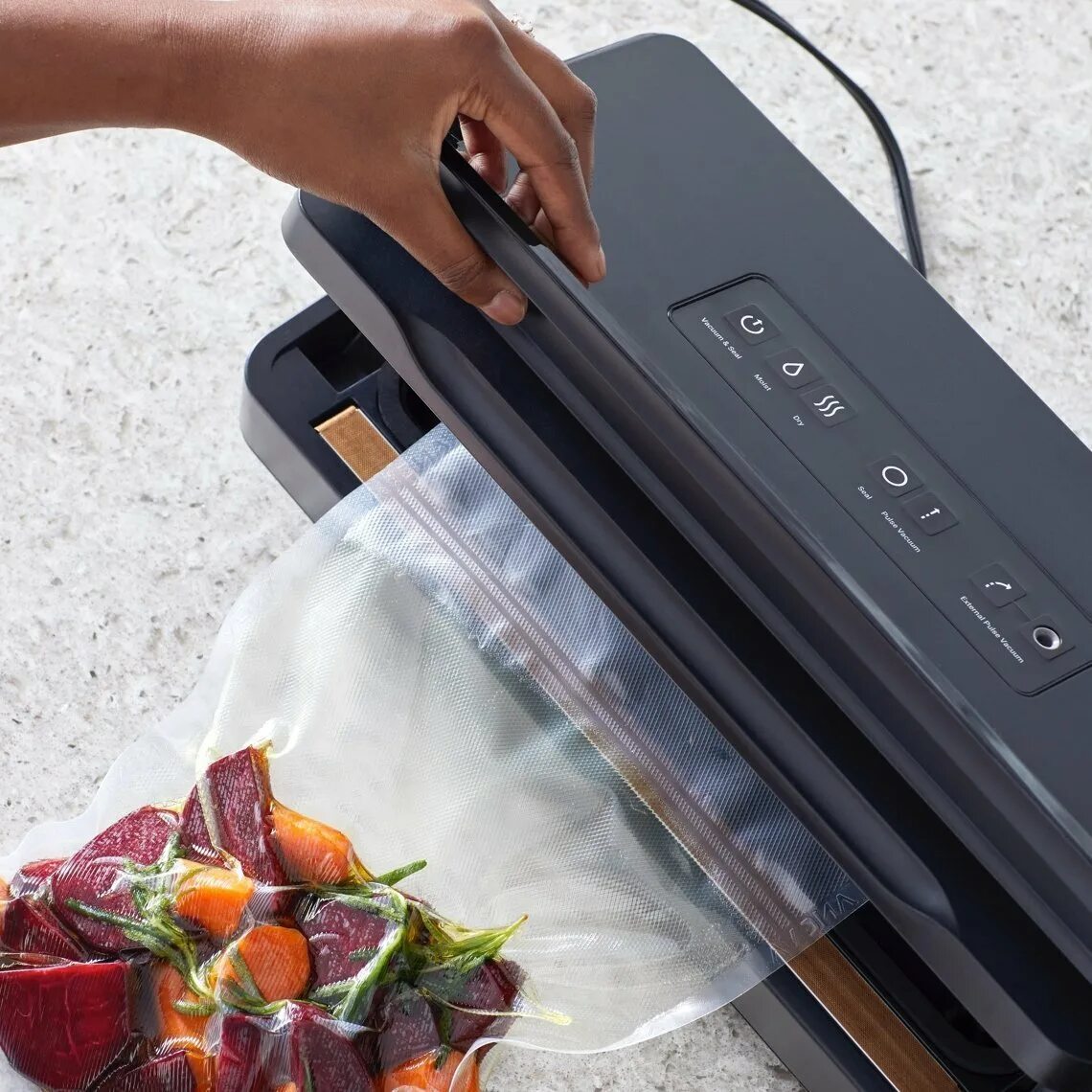 Как правильно выбрать вакууматор. Вакуумный упаковщик vacuum sealer. вакуумный упаковщик vacuum sealer x. vacuum sealer z вакуумный упаковщик вакууматор. вакуумный упаковщик vacuum sealer black.