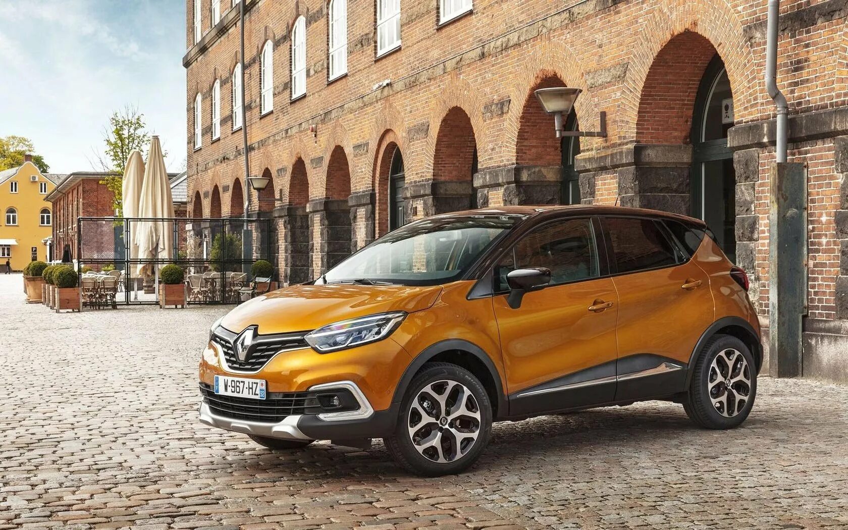 Автомобиль renault kaptur. Рено Каптур. Рено Ренаулт Каптур. Рено Логан Каптур. Renault Captur 2017.