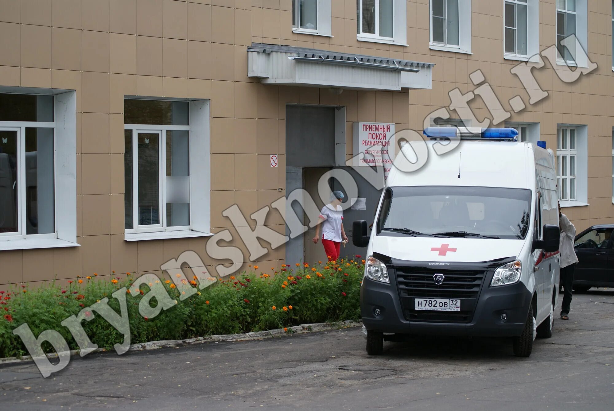 Приемный покой брянск телефон. Новозыбковская Центральная районная больница. Новозыбковская ЦРБ скорая. Новозыбков Брянская область больница. Стоматологическая поликлиника Новозыбков.