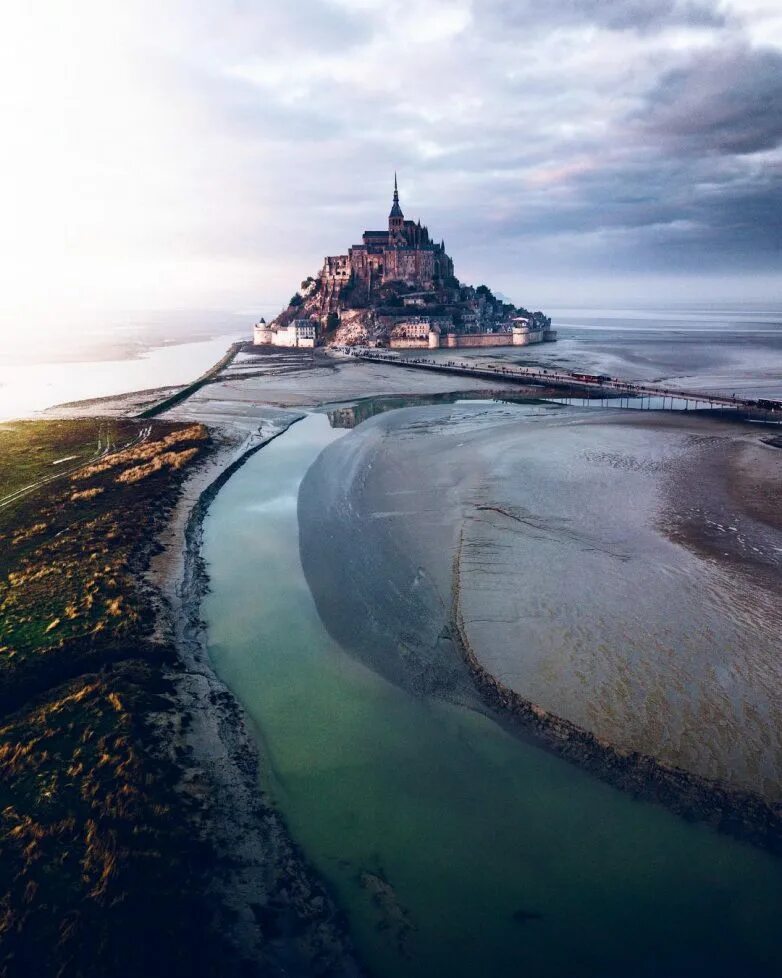 блейк лавли мет гала 2023. самые впечатляющие ландшафты в мире. самый эффектный. самый эффектный. мост днк в сингапуре.