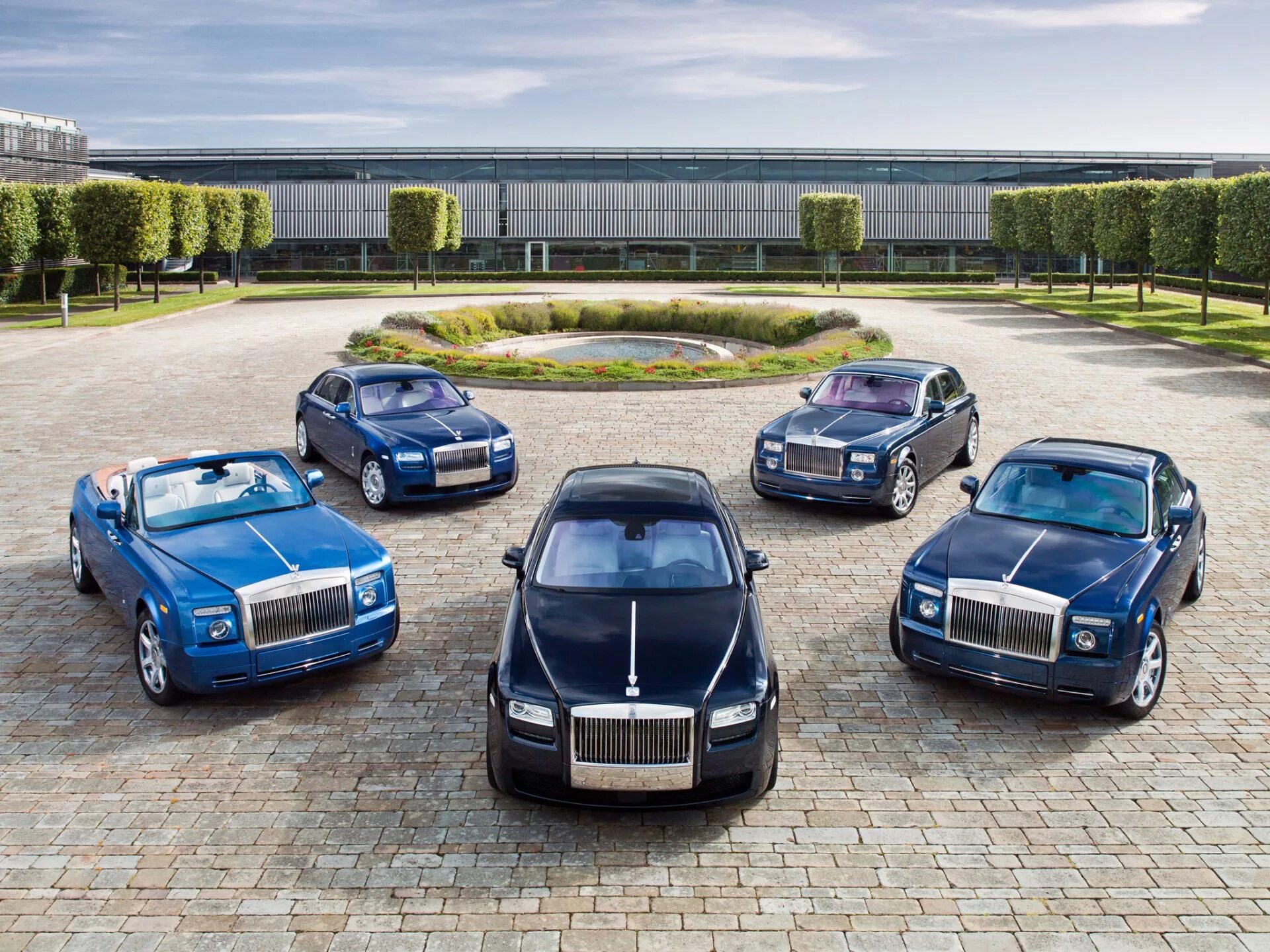 Rolls Royce. Rolls Royce BMW. Роллс Ройс линейка моделей. Мерседес Ройс. Разгадывать машины