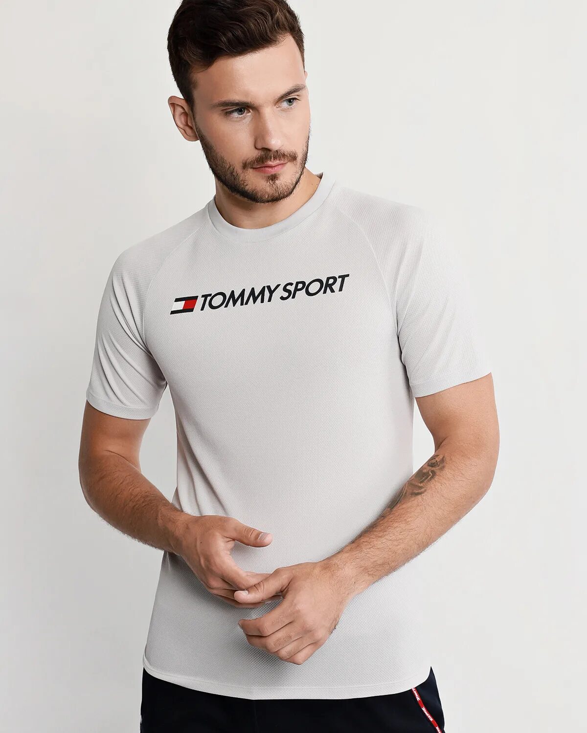 Tommy sport футболка мужская. Tommy sport футболка. Томми спорт что за бренд. Томми спорт что за бренд. Tommy sport bra.