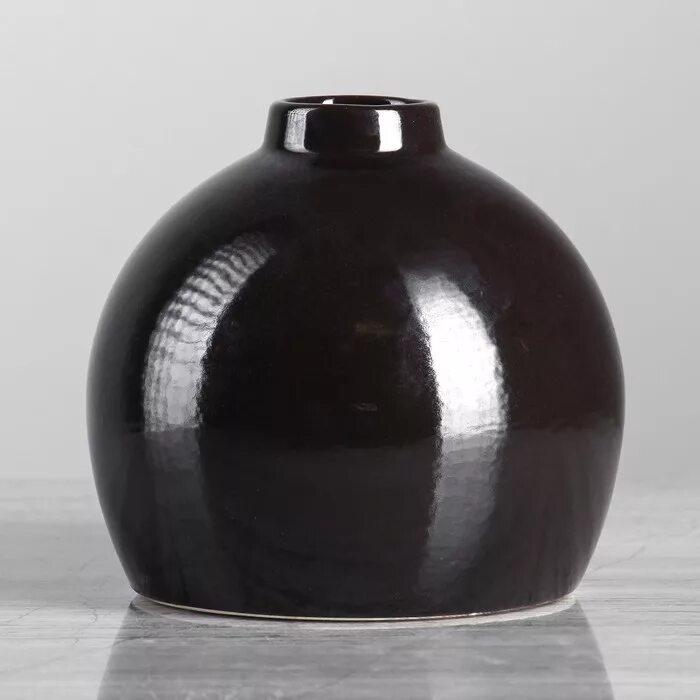 Глянцевая ваза. Ваза черная глянцевая. Ваза чёрная глянец. Керамические вазы коричневые с глянцем.