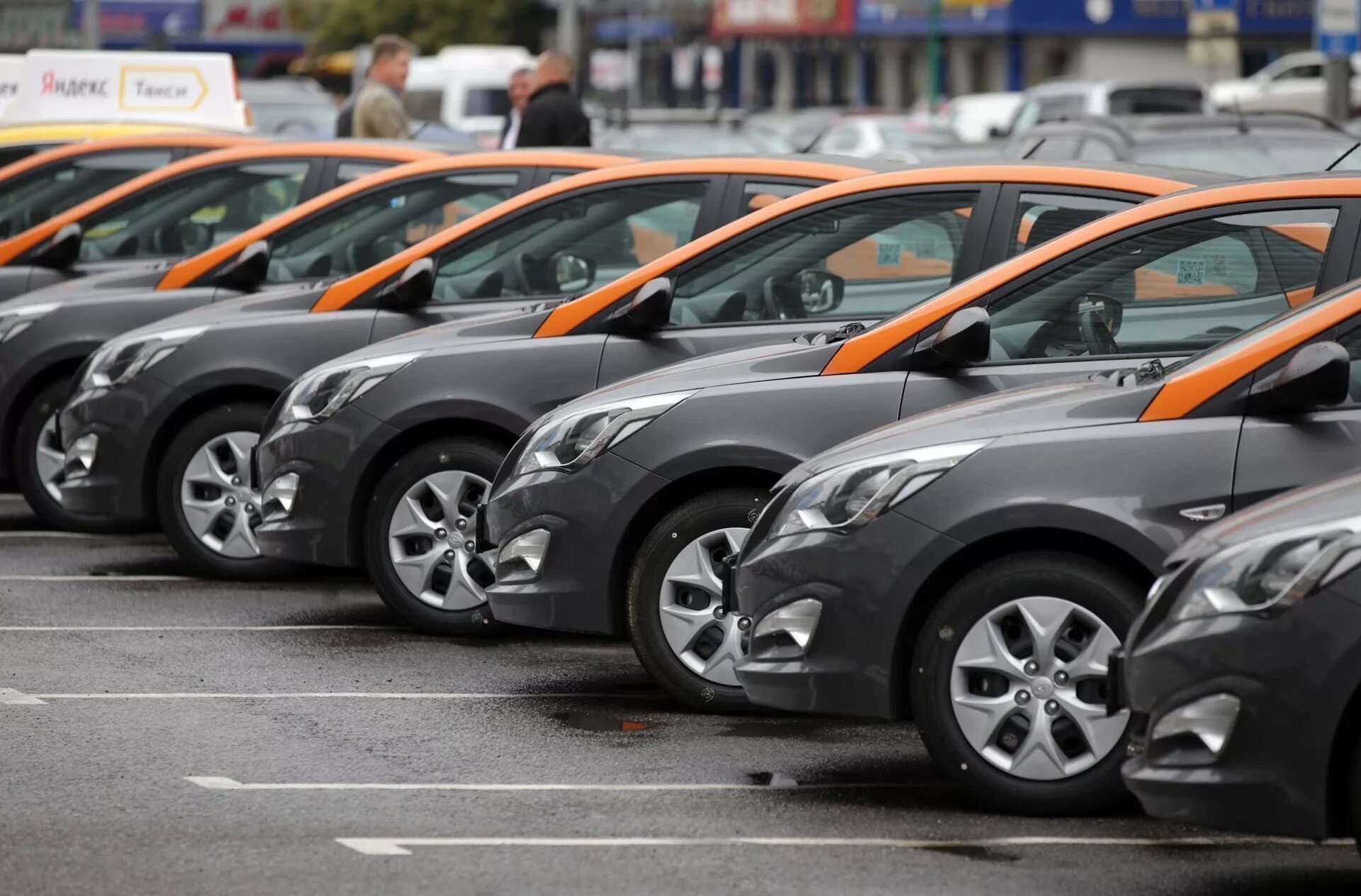 Московский каршеринг хендай солярис. Каршеринг в орле. Инфинити каршеринг. Kia rio belka car. Ситроен с4 делимобиль.