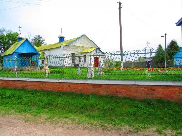 Сумская обл середина Буда. Церковь Николая Чудотворца в середина-Буда. Город середина Буда Сумская область Украина. Чернацкое Середино-Будский район.