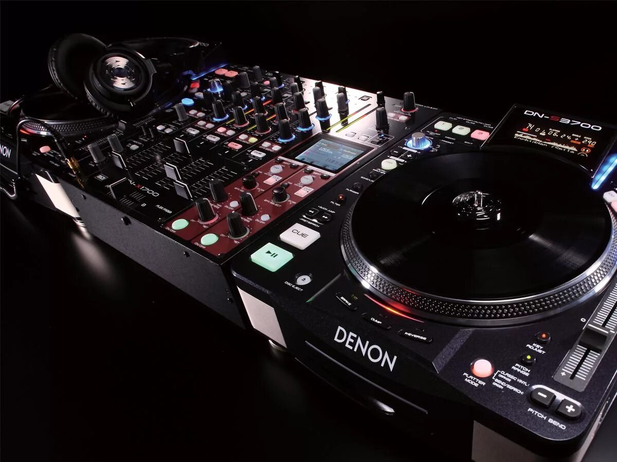 Digital dj. Denon DN x1700 с винилом. Virtual DJ Skin Denon DN-s3700. Denon 3700. Диджейское оборудование.