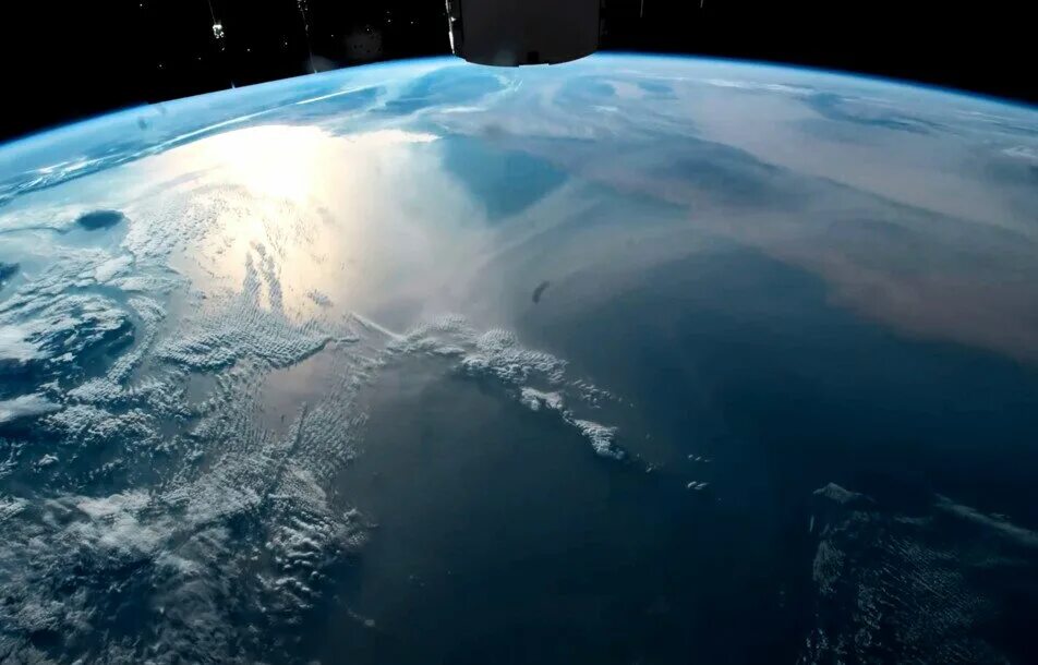 Снимки из космоса в реальном времени высокого. Снимки из космоса. Земля из космоса. Снимки земли из космоса настоящие. Снимки земли НАСА из космоса.