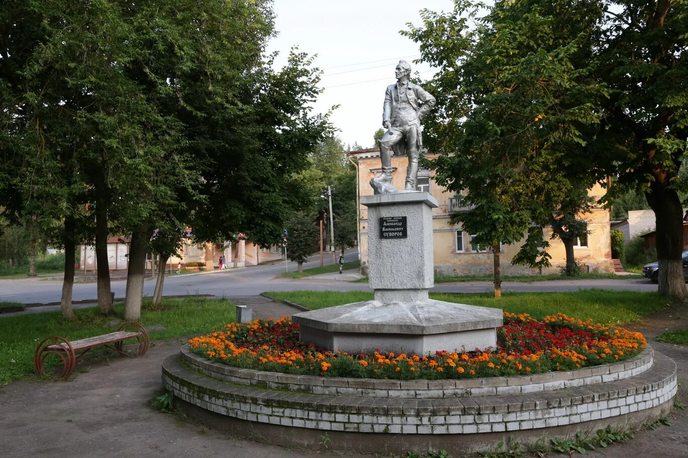 Боровичи камень, боровичи. Памятник кирову боровичи. Боровичи памятники. Боровичи город госпиталь памятник. Вечный огонь в г боровичи.
