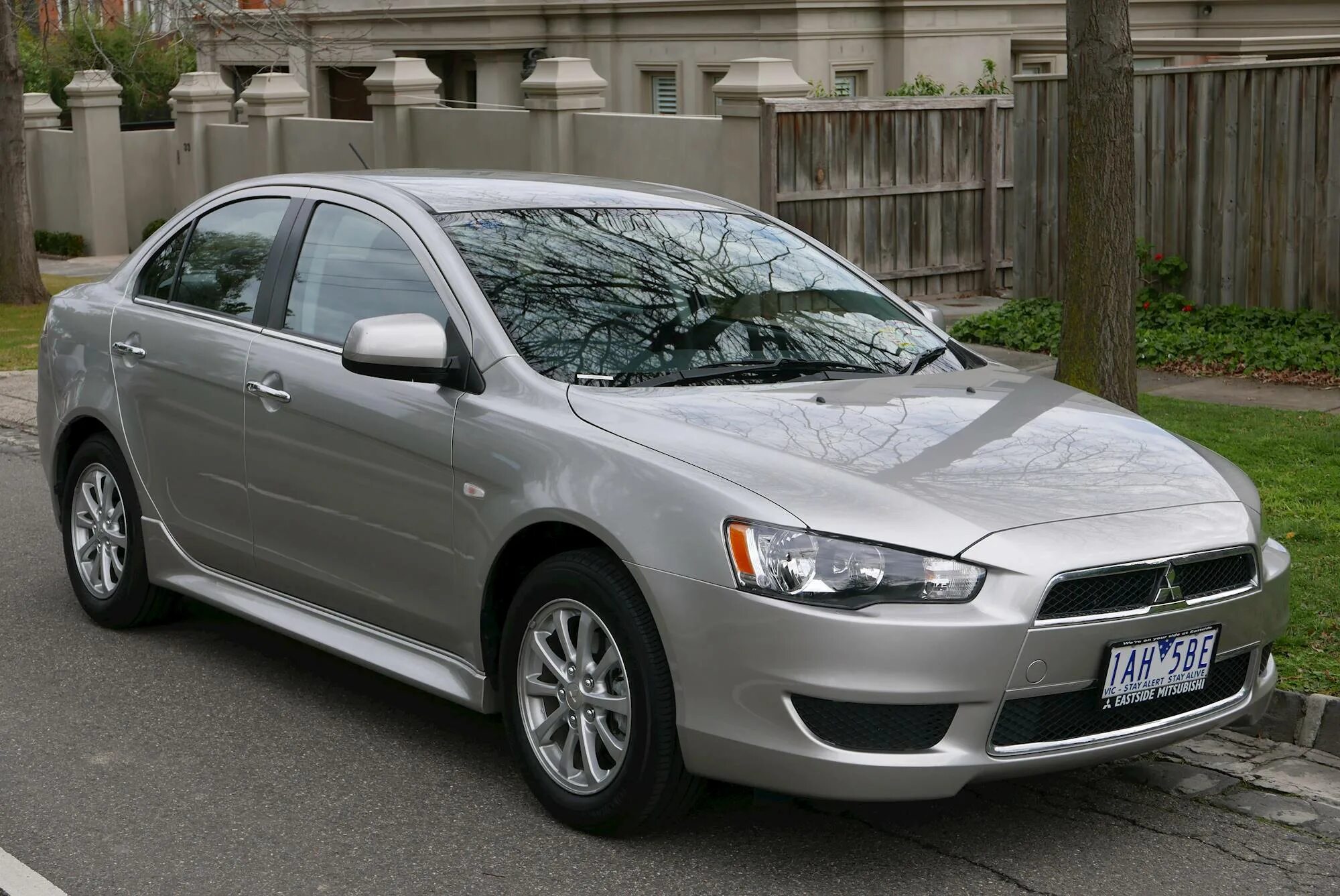 Mitsubishi седан. Mitsubishi Lancer 2013. Мицубиси ланцер седан. Мицубиси Лансер 2013. Мицубиси ланцер 2013.