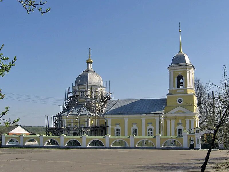 Дмитровск время. Дмитровск храм Димитрия Солунского. Церковь Дмитрия Солунского Дмитровск Орловская область. Церковь Дмитрия Солунского в Дмитровске. Церкви в Дмитровске Орловском.