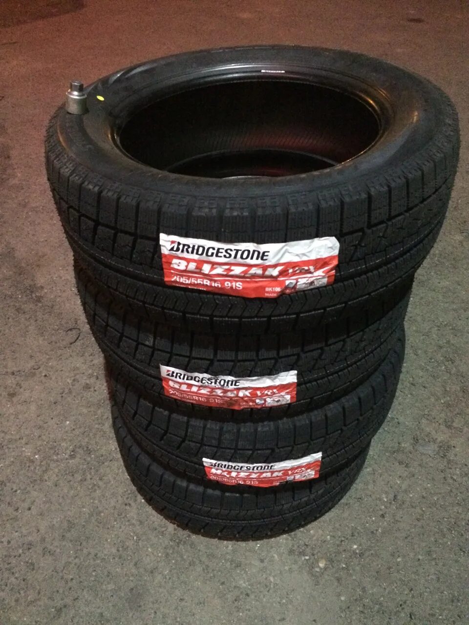 Bridgestone Blizzak VRX 205 55 16. Blizzak Ice 195/55 r16. Bridgestone 205/55 r16. Резина Бриджстоун vrxзимняя 185х65 ×15 Россия. Купить белшину 205 55 r16