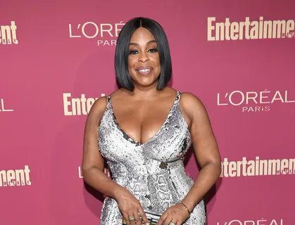 Niecy Nash's weight, height, body measurements, like shoe size, br...