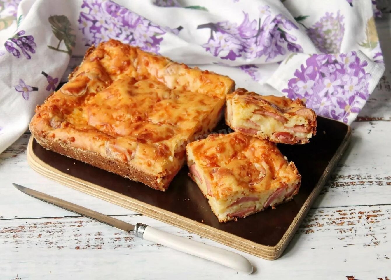 Кухня наизнанку заливной. Пирог с сосисками и сыром. заливной пирог с колбасой и сыром. заливной пирог с сосисками. пирог с колбасой и сыром в духовке.