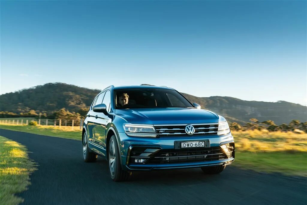 Volkswagen tiguan годы выпуска. VW Tiguan Allspace 2018. Volkswagen Tiguan Allspace r-line. Volkswagen Tiguan 2018 r line. Volkswagen Tiguan Allspace 2018 года.