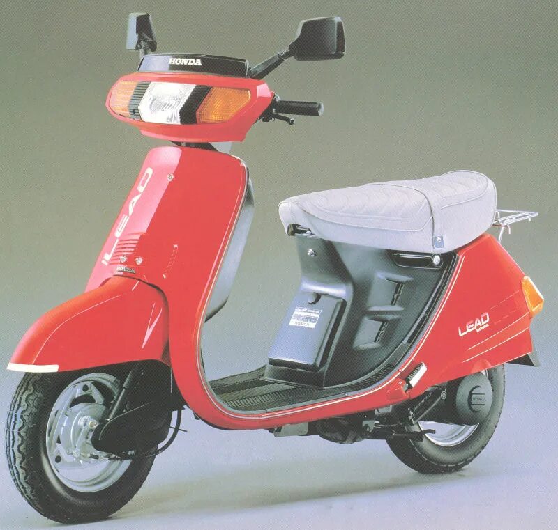 Японский мопед honda. Скутер хонда 50. Honda tact 2. Хонда такт 1980. Старый скутер хонда.
