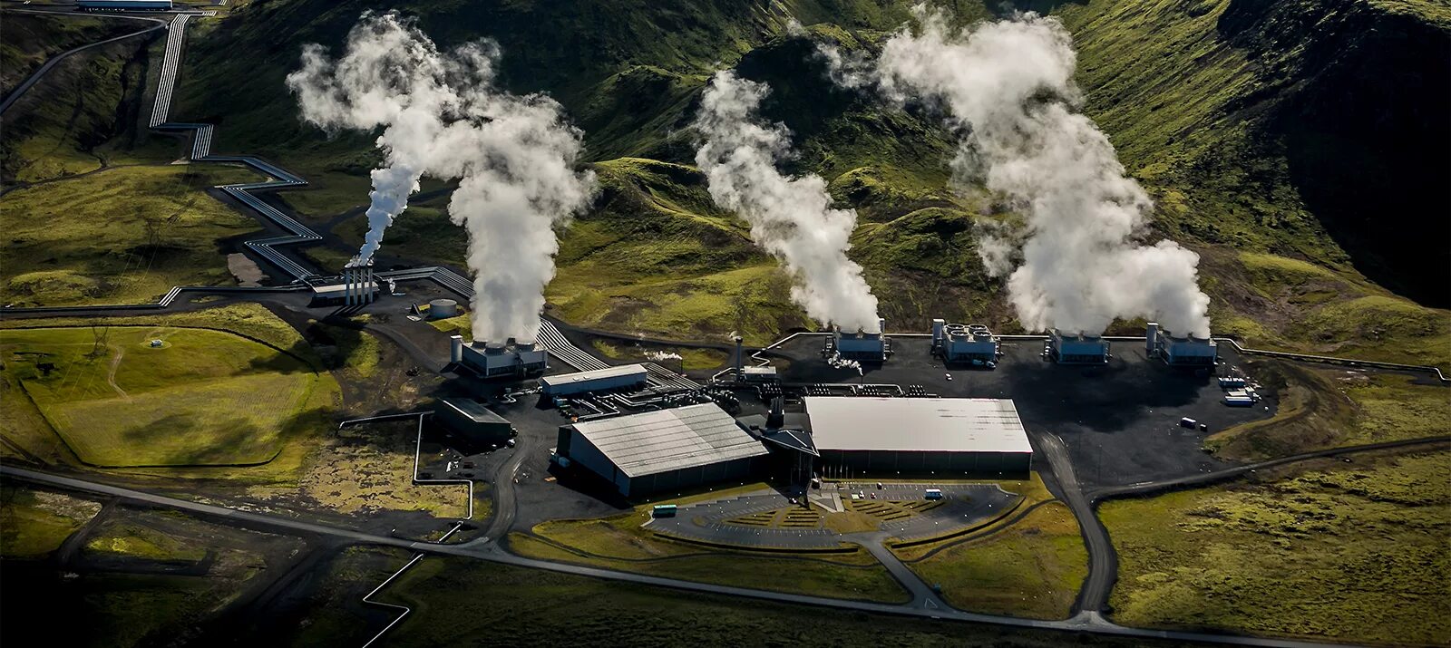 Промышленность новой зеландии. Геотермальная станция Hellisheidi в Исландии. Геотермальная энергия (ГЕОТЭС). Геотермальная энергия (ГЕОТЭС) Исландия. Utyjnthvfkmyfz 'ktrnhjcnfywbz d bckfyl;BB.